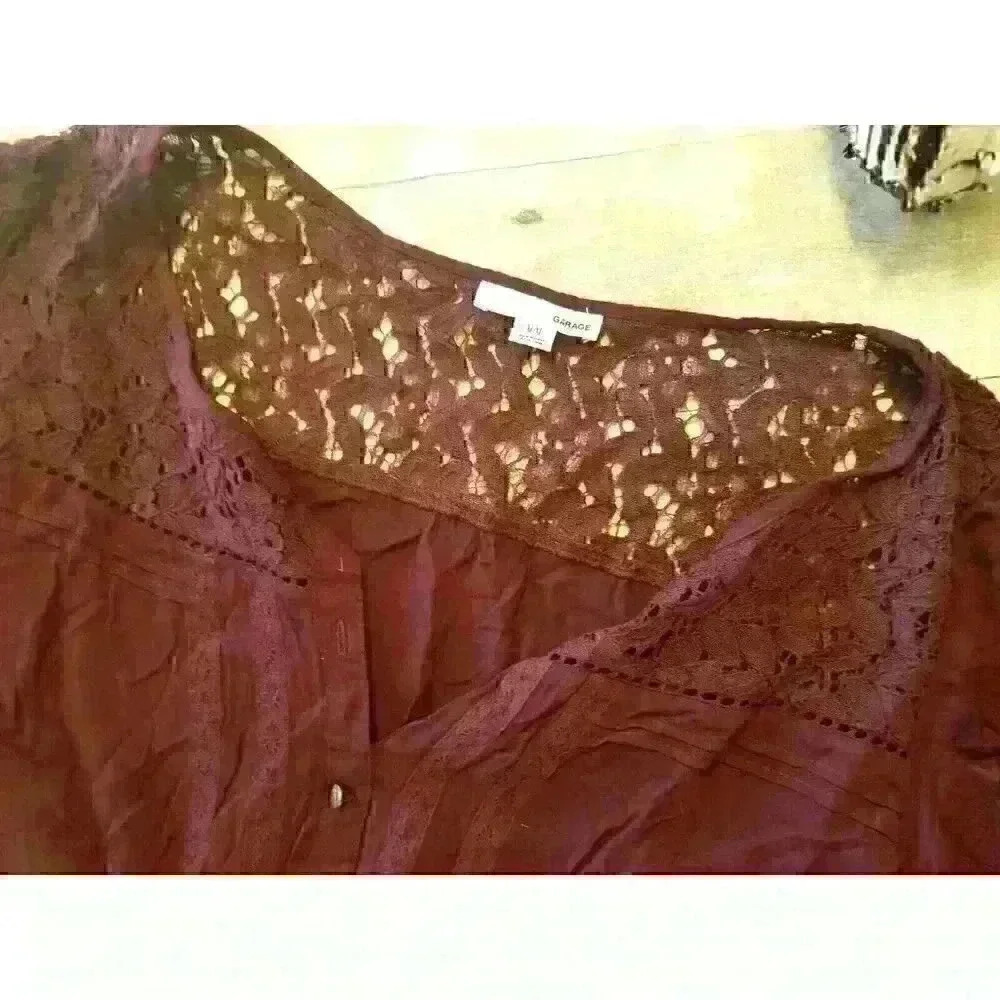 GARAGE Womans DEEP BURGUNDY Shirt 3/4 Sleeve Lightweight Lace accent size Med - Picture 5 of 5